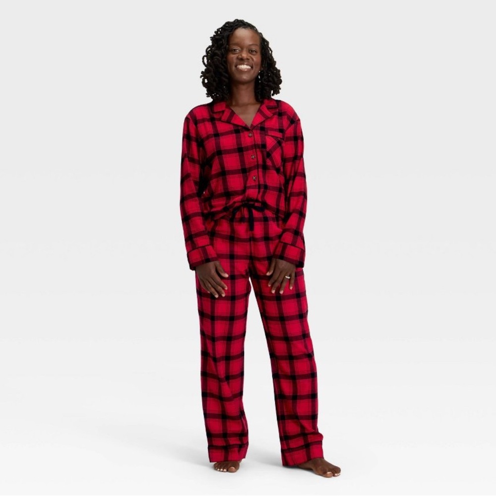 Red and Black Plaid Women’s pajamas set - Picture 2 of 3
